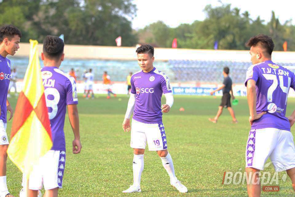 TRỰC TIẾP Quảng Nam vs CLB Hà Nội: Quang Hải dự bị, Duy Mạnh, Văn Hậu đá chính - Bóng Đá