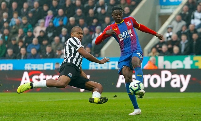 Aaron Wan-Bissaka sẽ giải quyết vấn đề gì ở Man United? - Bóng Đá