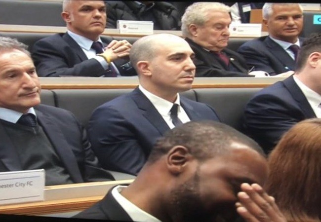 andy cole phản ứng khi M.U bốc trúng barca - Bóng Đá