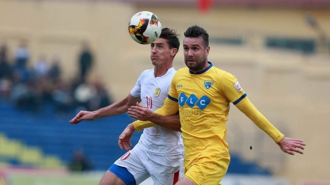 Van Bakel kể chuyện khai khống hồ sơ, bị 