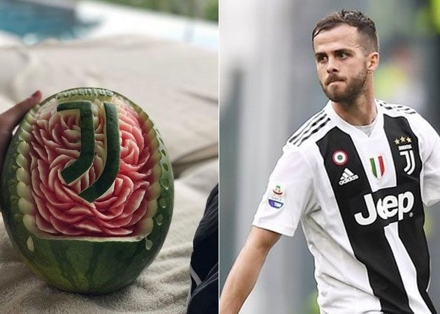 Nhạc trưởng Juventus phản ứng ra sao trước tin đồn chuyển nhượng - Bóng Đá