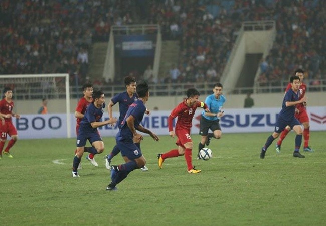 '1 tình huống đi bóng như vẽ của Quang Hải' - Bóng Đá