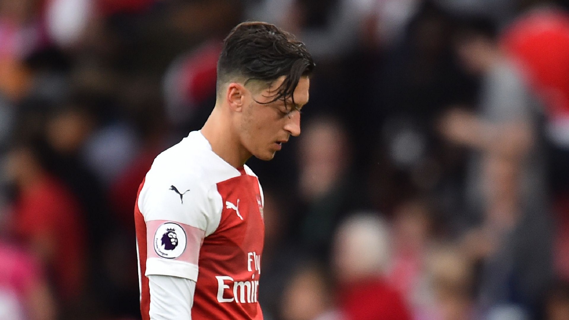 Ozil gửi thông điệp - Bóng Đá