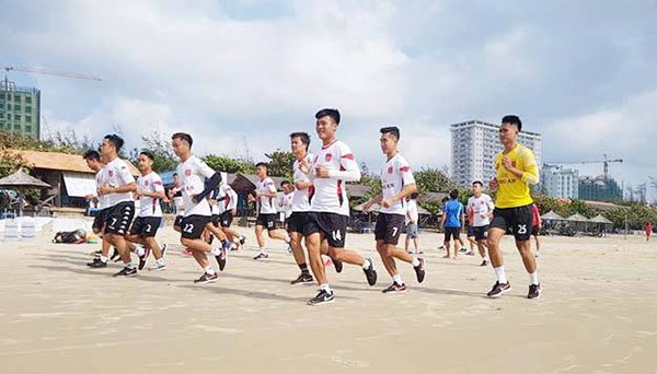 CLB Long An rèn quân xa nhà, sẵn sàng cho Hạng Nhất 2019 - Bóng Đá
