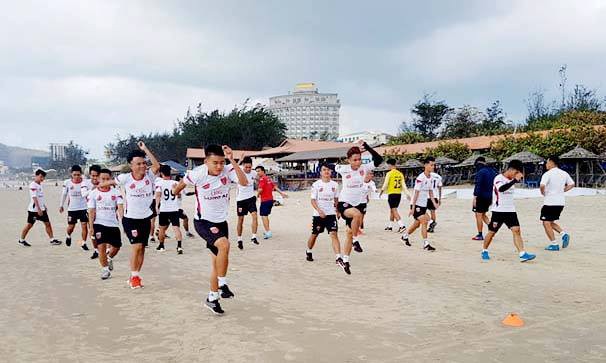 CLB Long An rèn quân xa nhà, sẵn sàng cho Hạng Nhất 2019 - Bóng Đá