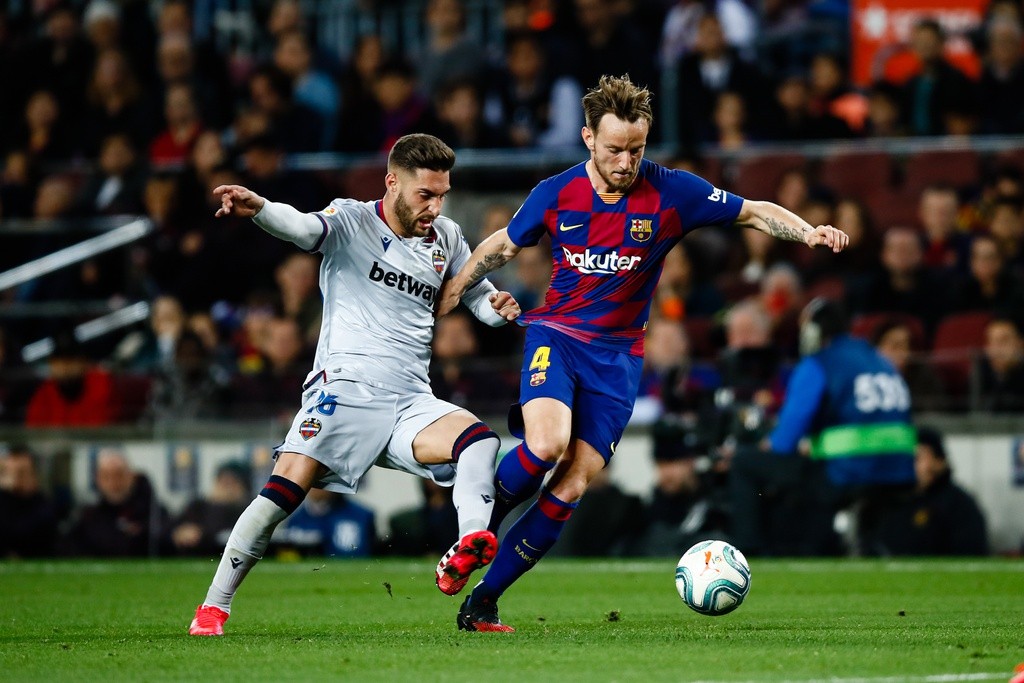 Atletico Madrid 'open talks to sign Ivan Rakitic' after Barcelona star slams 'people who make decisions' at Nou Camp following failed January move - Bóng Đá