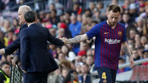 Rakitic lên tiếng về tấm hình bị chỉ trích - Bóng Đá
