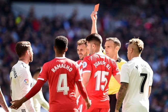 Thẻ đỏ mới nhất của Ramos có ý nghĩa thế nào trước đại chiến El Clasico? - Bóng Đá