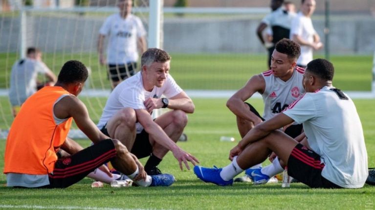 Manchester United duo Marcus Rashford and Jesse Lingard soak up the sun on Miami Beach - Bóng Đá