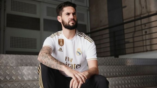 Real ra mắt áo đấu mới - Bóng Đá