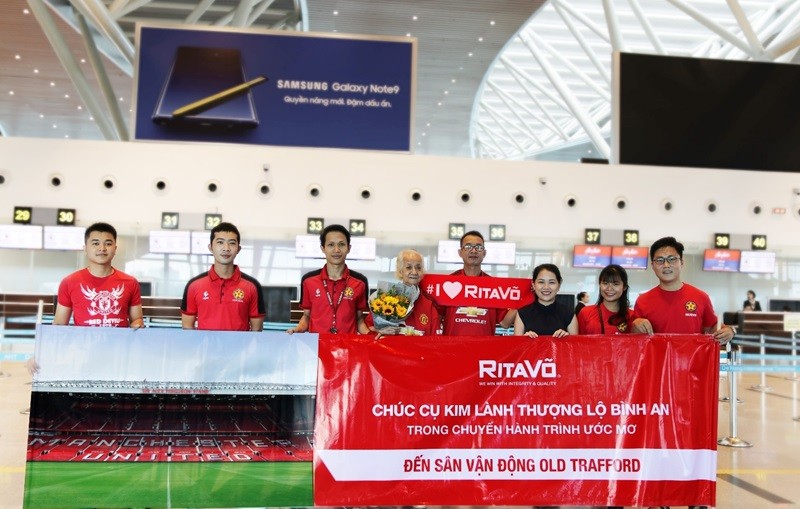 Rita Võ giúp giấc mơ đến sân vận động Old Trafford của cụ Kim Lành thành hiện thực  - Bóng Đá