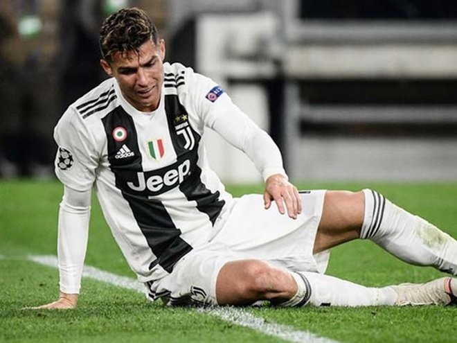 Ronaldo du lịch cùng Georgina trong ngày cưới của Ramos - Bóng Đá