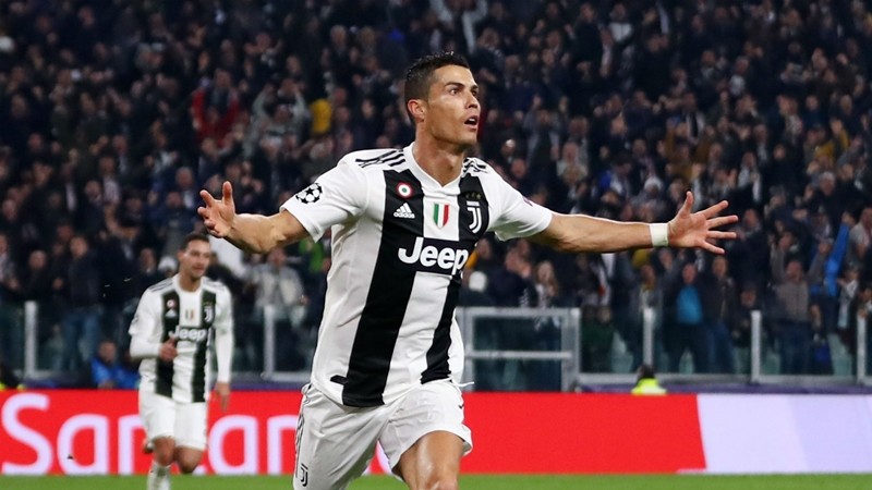 HLV Allegri nói điều bất ngờ về Ronaldo và Ibrahimovic - Bóng Đá