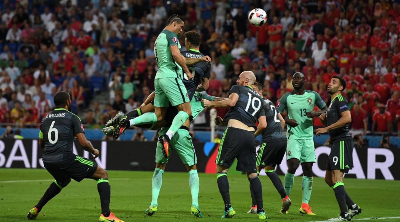 Huyền thoại! Ronaldo đã làm điều không tưởng trong 15 năm qua - Bóng Đá