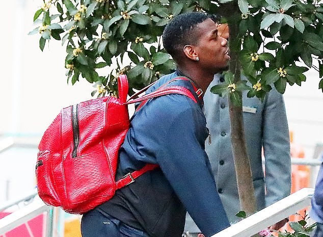 Ảnh Man Utd tới khách sạn - Bóng Đá