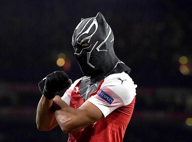 Trước khi hóa 'Báo đen', Aubameyang từng là siêu 'Người nhện' - Bóng Đá