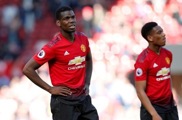 SỐC! CĐV chửi thẳng mặt, Pogba chỉ biết hành động thế này  - Bóng Đá