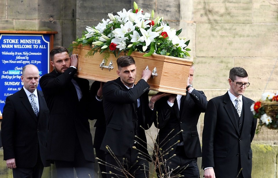 Nhiều danh thủ tề tựu lễ tang Gordon Banks - Bóng Đá