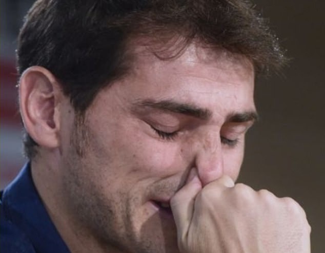 Casillas nhập viện, rất nhiều lời chúc tốt đẹp được gửi tới anh - Bóng Đá