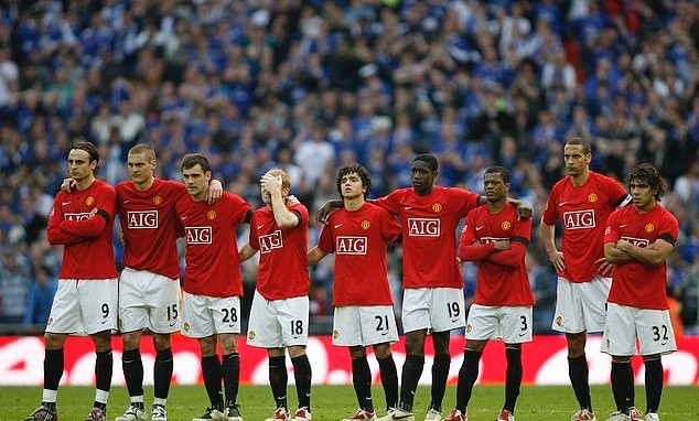 Sir Alex bảo đó là điều không tưởng nhưng Man City của Pep sắp đạt được - Bóng Đá