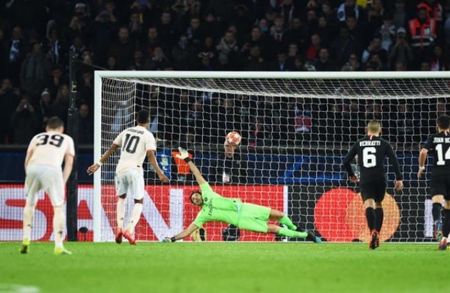 Lạnh lùng sút tung lưới PSG, Rashford đã thắng Mbappe chung cuộc - Bóng Đá