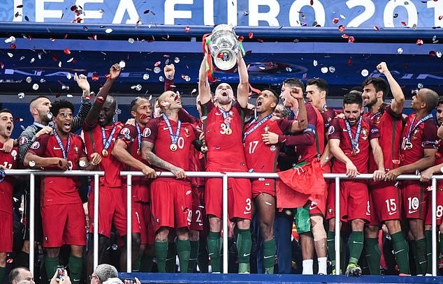 NÓNG! Jose Mourinho chọn bến đỗ không thể ngờ - Bóng Đá