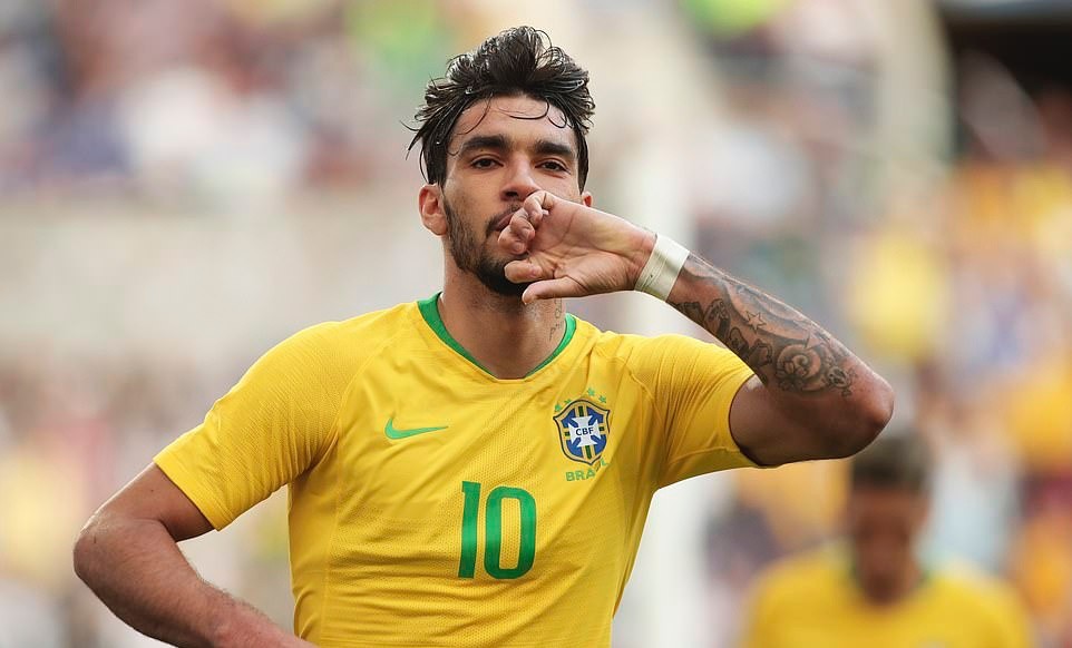 Neymar trên khán đài chứng kiến Brazil hoà - Bóng Đá