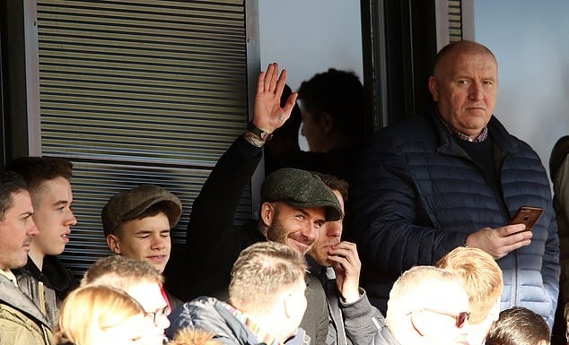 David Beckham ra dáng ông chủ Salford City  - Bóng Đá