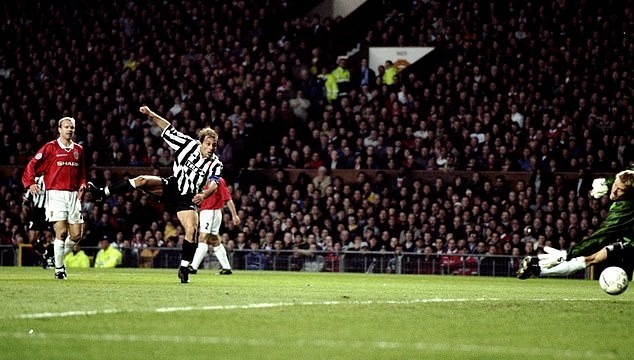 Solskjaer ghi bàn, huyền thoại M.U đả bại Bayern Munich tái hiện cú ăn 3 - Bóng Đá