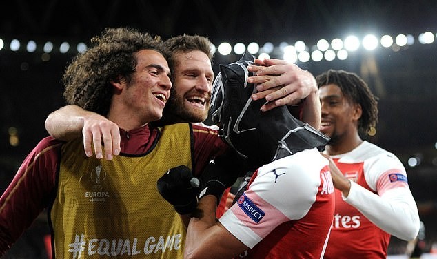 Trước khi hóa 'Báo đen', Aubameyang từng là siêu 'Người nhện' - Bóng Đá