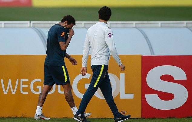 Tồi tệ hơn nữa! Mất băng đội trưởng, Neymar còn chấn thương nặng - Bóng Đá