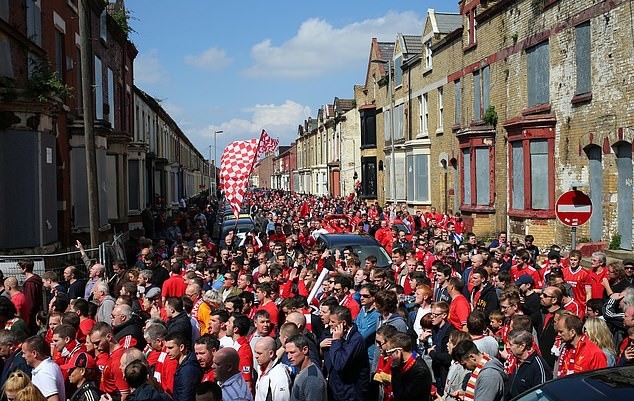 Tròn 5 năm ngày 'Gerrard trượt cỏ', bóng ma Chelsea lại ám ảnh Liverpool - Bóng Đá