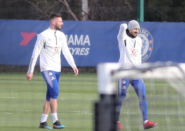 Sau giông bão, Sarri vẫn 'bình yên vô sự' trên sân tập Chelsea - Bóng Đá