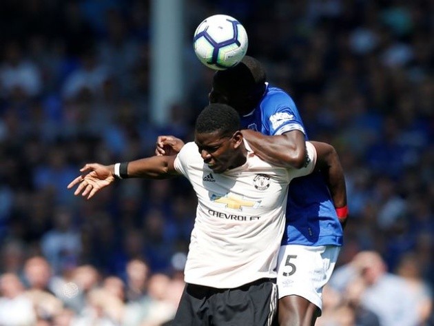 Làm chuyện dại dột ở trận Everton, Pogba bị 'rủa' không thương tiếc - Bóng Đá