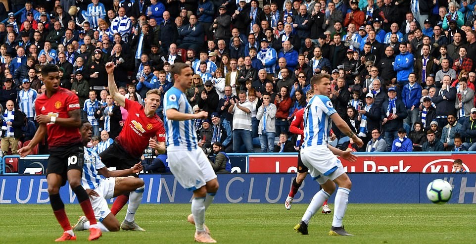 Một 'Roy Keane 2.0', một 'mad dog' đích thực của M.U từ thời Mourinho - Bóng Đá