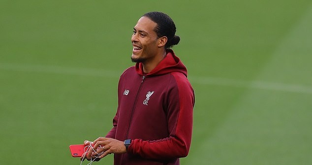 'Bình yên trước bão' - Dàn sao Liverpool rảo bước tại Camp Nou - Bóng Đá