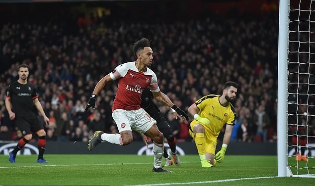 Trước khi hóa 'Báo đen', Aubameyang từng là siêu 'Người nhện' - Bóng Đá