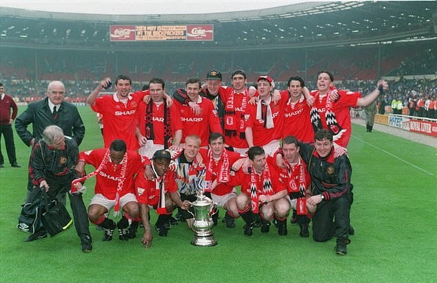 Sir Alex bảo đó là điều không tưởng nhưng Man City của Pep sắp đạt được - Bóng Đá