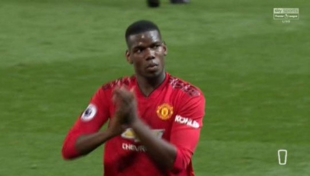 Pogba có hành động bất ngờ tới CĐV Man Utd sau trận thua Man City - Bóng Đá