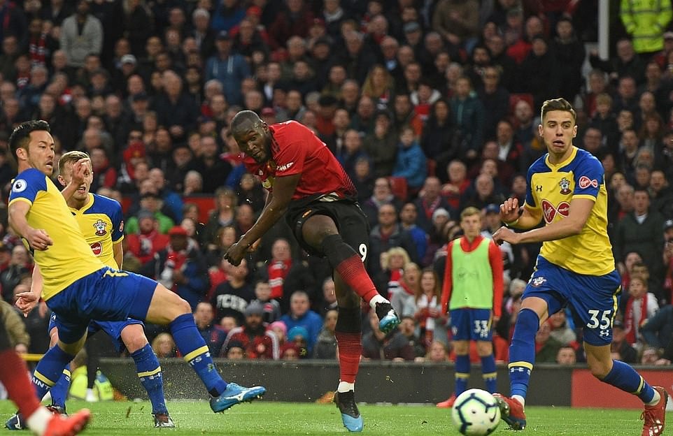 Nhìn Lukaku dứt điểm, đủ để thấy tầm vóc của Solskjaer - Bóng Đá