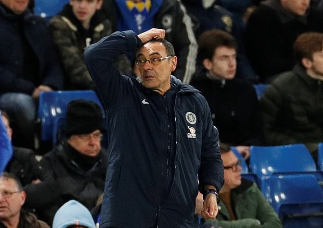 Sau giông bão, Sarri vẫn 'bình yên vô sự' trên sân tập Chelsea - Bóng Đá