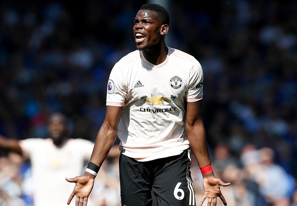 Làm chuyện dại dột ở trận Everton, Pogba bị 'rủa' không thương tiếc - Bóng Đá