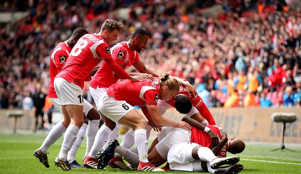 'Class of 92' của Man Utd hái quả ngọt với Salford City - Bóng Đá