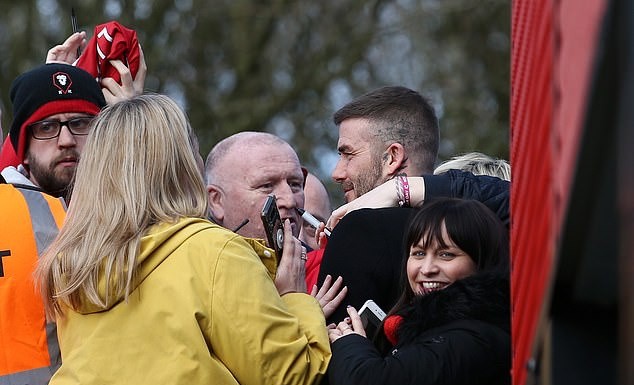 David Beckham ra dáng ông chủ Salford City  - Bóng Đá