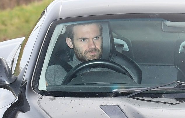 Ảnh Man Utd đến sân tập - Bóng Đá