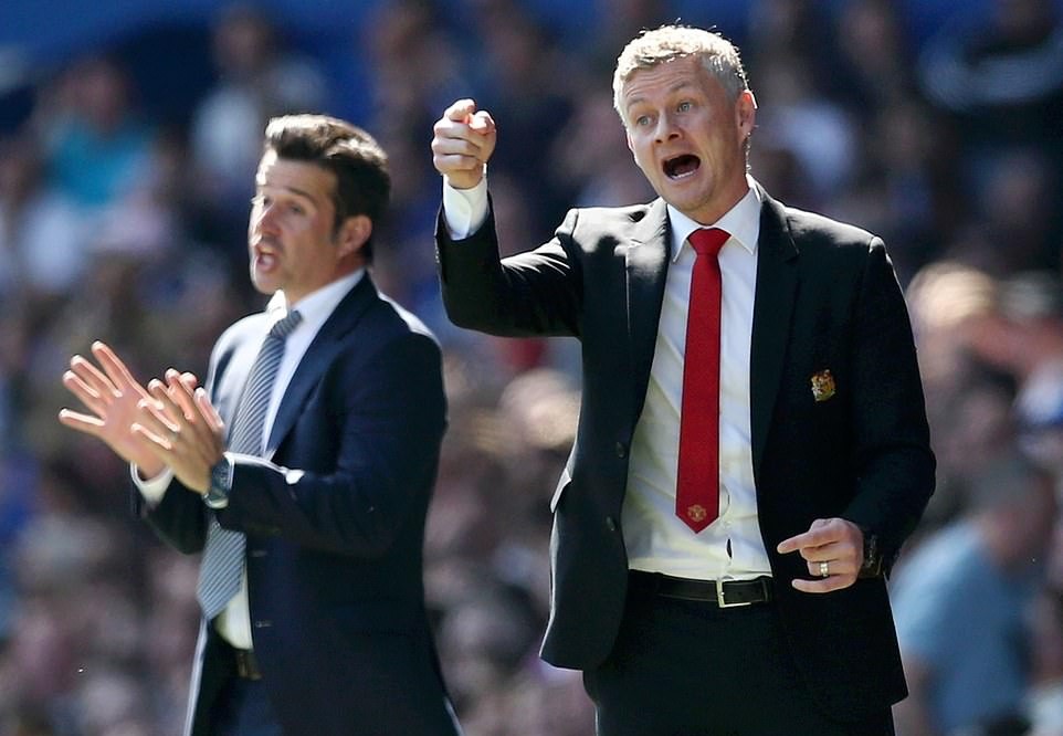 Làm chuyện dại dột ở trận Everton, Pogba bị 'rủa' không thương tiếc - Bóng Đá