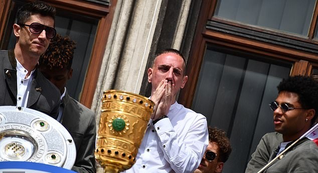 Bayern Munich ăn mừng cú đúp - Bóng Đá