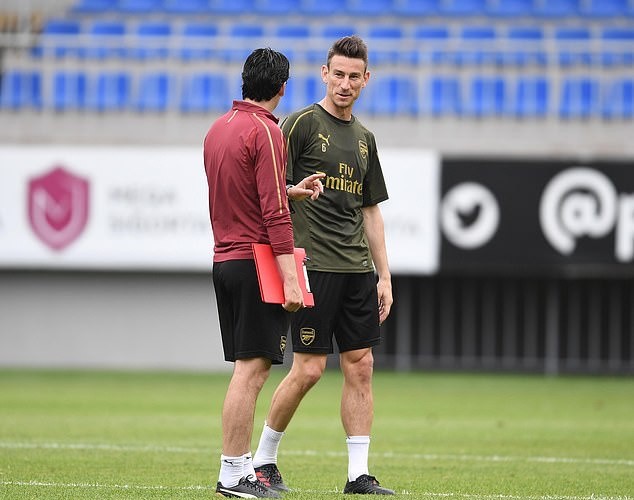Vừa tới Baku, cầu thủ Arsenal đã lao vào tập luyện cật lực - Bóng Đá
