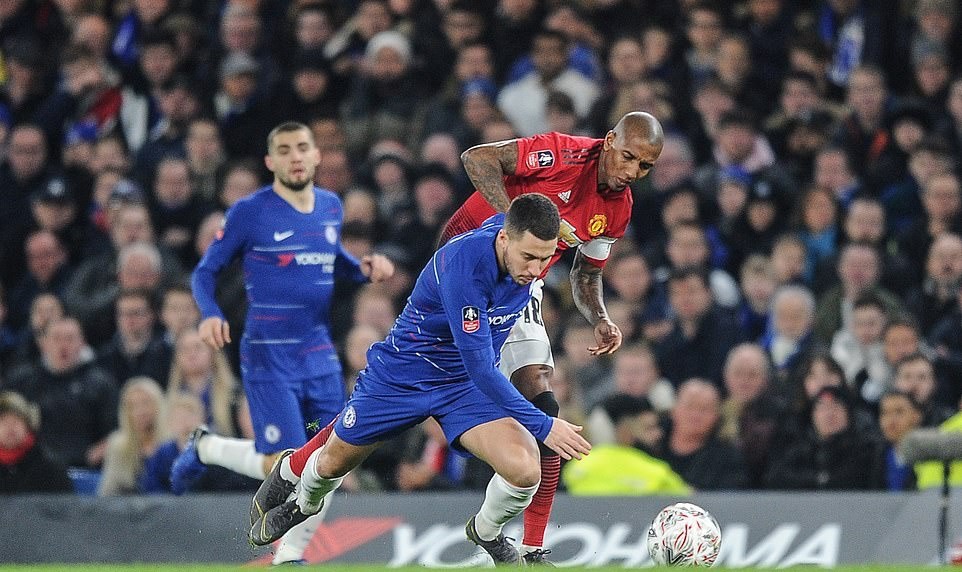 Trên khán đài, Sir Alex phản ứng ra sao khi M.U đè bẹp Chelsea? - Bóng Đá
