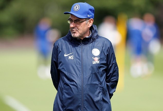 Cầu thủ Arsenal đầy tâm trạng đặt chân đến Baku - Bóng Đá